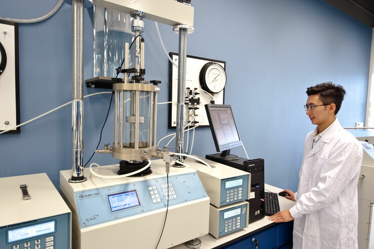 Students of the BEng (Hons) in Civil Engineering and BEng (Hons) in Environmental Engineering and Management programmes carry out lab work in state-of-the-art laboratories.